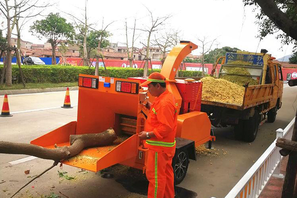 皓星園林碎枝<a href='http://hbmcsl.com' target='_blank'><span><a href='http://hbmcsl.com/1/229.html' target='_blank'><span>樹枝粉碎</span></a>機(jī)</span></a>機(jī)的粉碎效果好