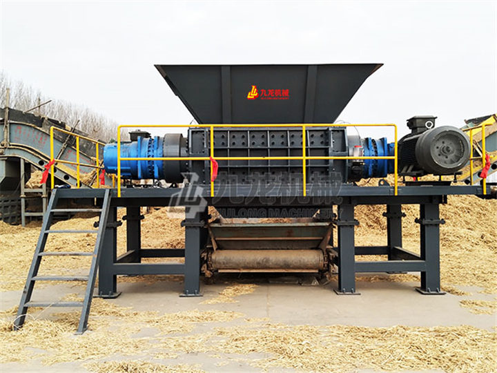 秸稈粉碎機(jī)工作中<a href='http://hbmcsl.com' target='_blank'><span><a href='http://hbmcsl.com/1/229.html' target='_blank'><span>樹枝粉碎</span></a>機(jī)</span></a>價格
的使用技巧有哪些