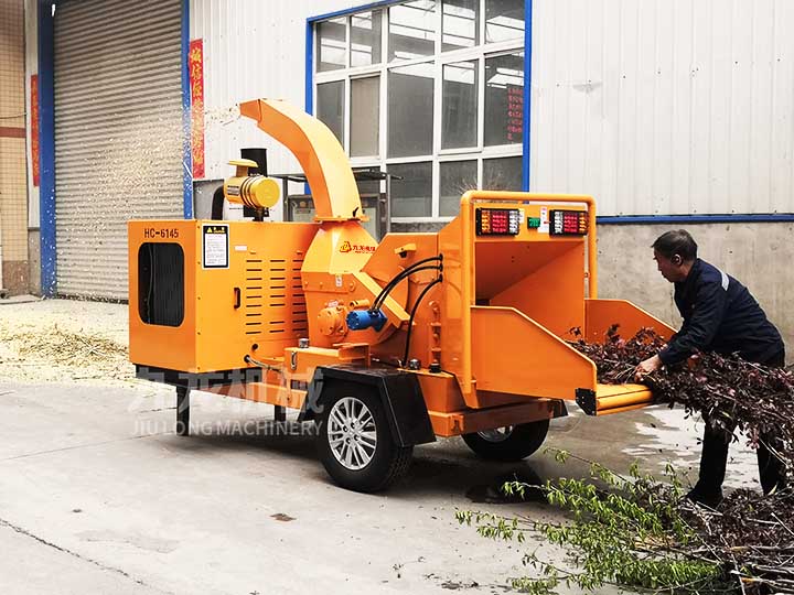 綠化廢棄物的處理樹枝粉碎機(jī)廠家問題用樹枝粉碎機(jī)解決